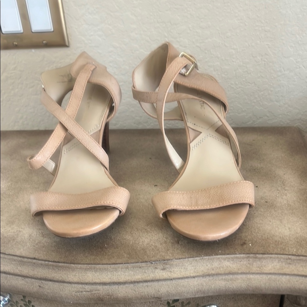 Adrienne Vittadini Tan Heels with Open-Toe Design and Thin Straps